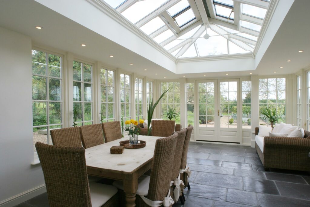 What is the Difference Between Conservatories and Orangeries? 2